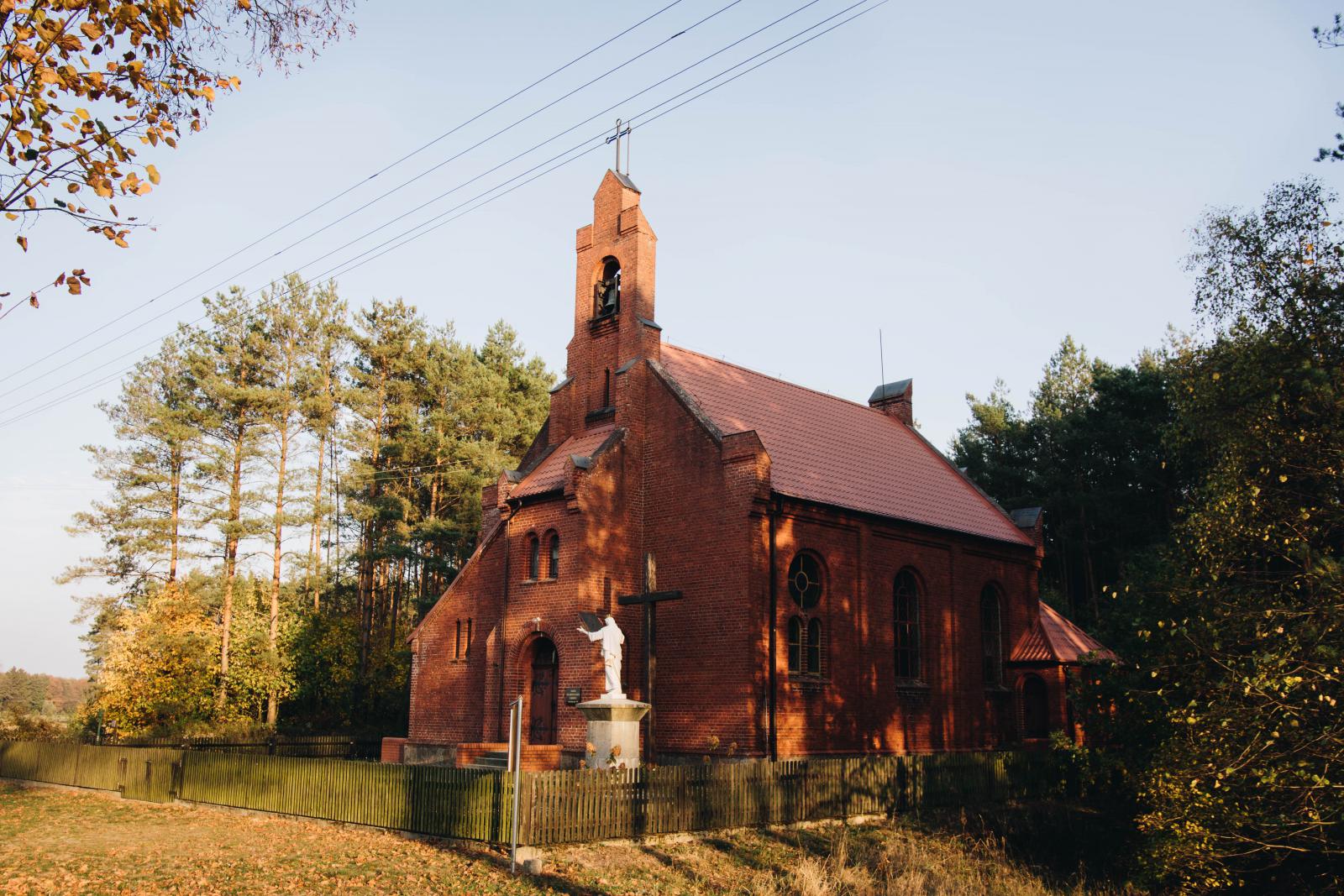 Kościół pw. Chrystusa Króla wybudowany został w 1886 roku w stylu neogotyckim.