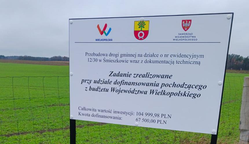 Zakończono przebudowę drogi gminnej w Śmieszkowie.